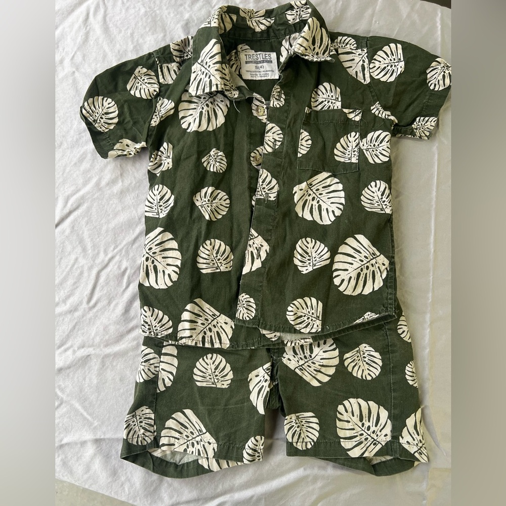 Green Leaf Print - short sleeve and shorts